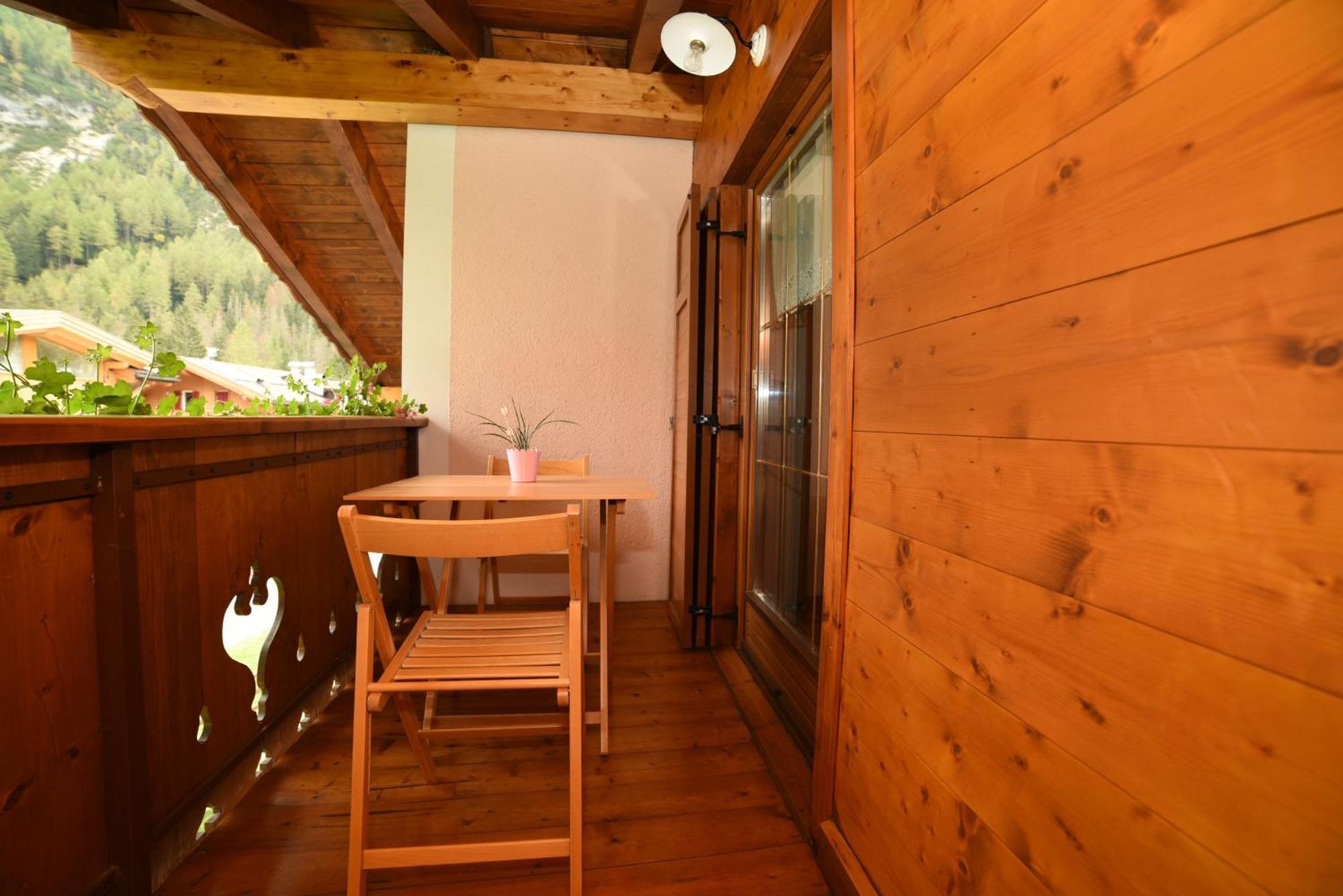 Cesa Mandi e Miky Apartment Canazei Bagian luar foto